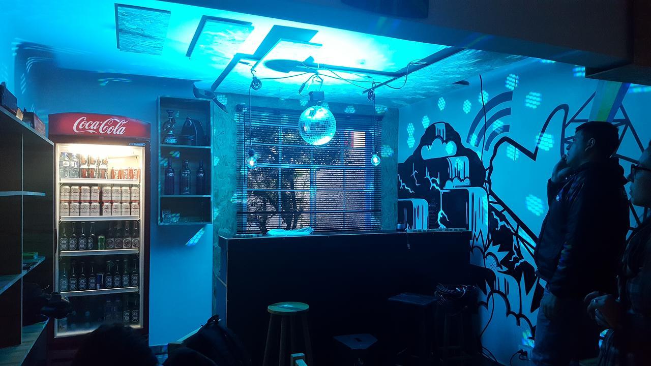 Social Hostel Cafe E Bar Куритиба Екстериор снимка