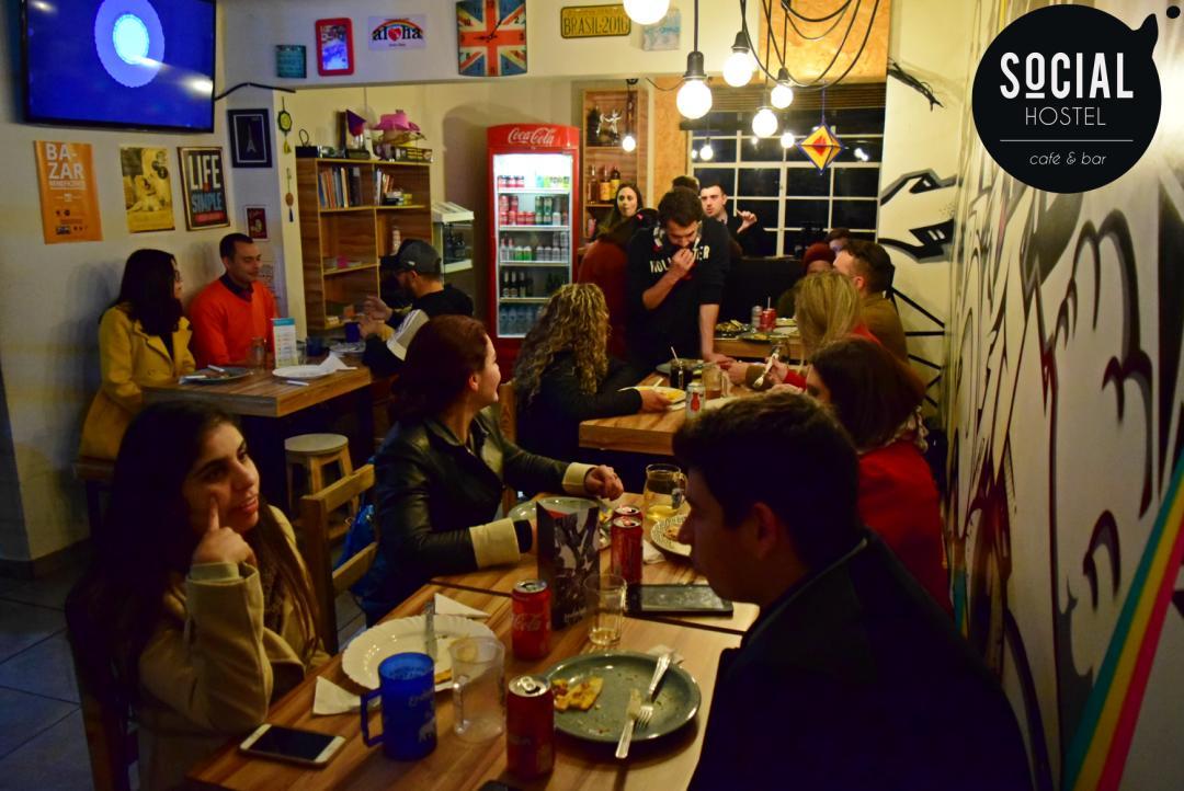 Social Hostel Cafe E Bar Куритиба Екстериор снимка
