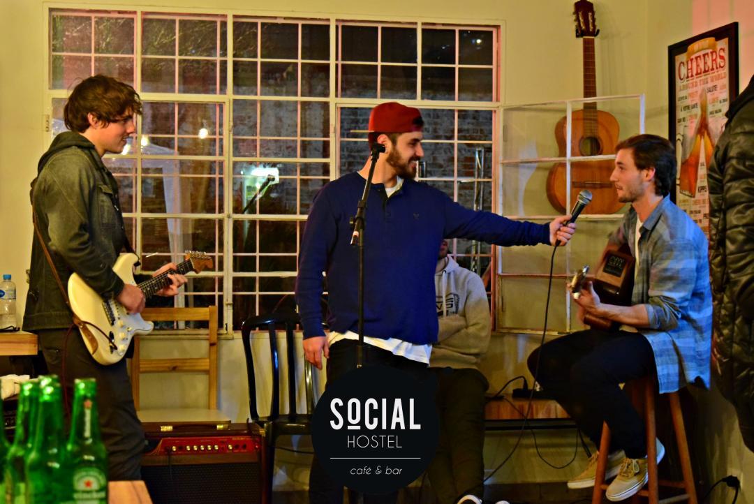 Social Hostel Cafe E Bar Куритиба Екстериор снимка